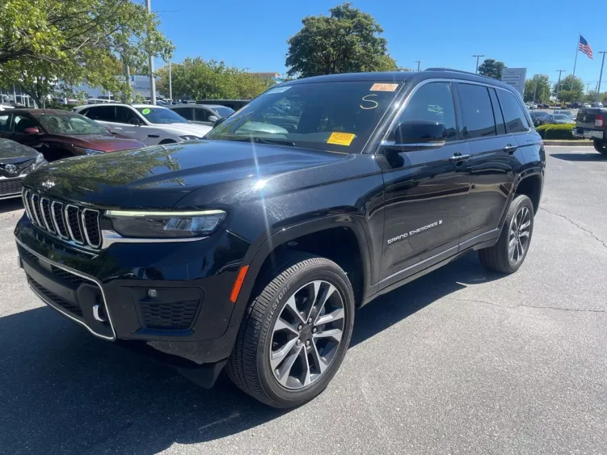 2022 Jeep Grand Cherokee Overland photo 1