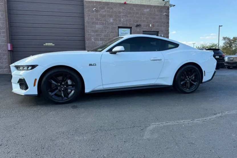 2024 Ford Mustang GT Premium photo 1