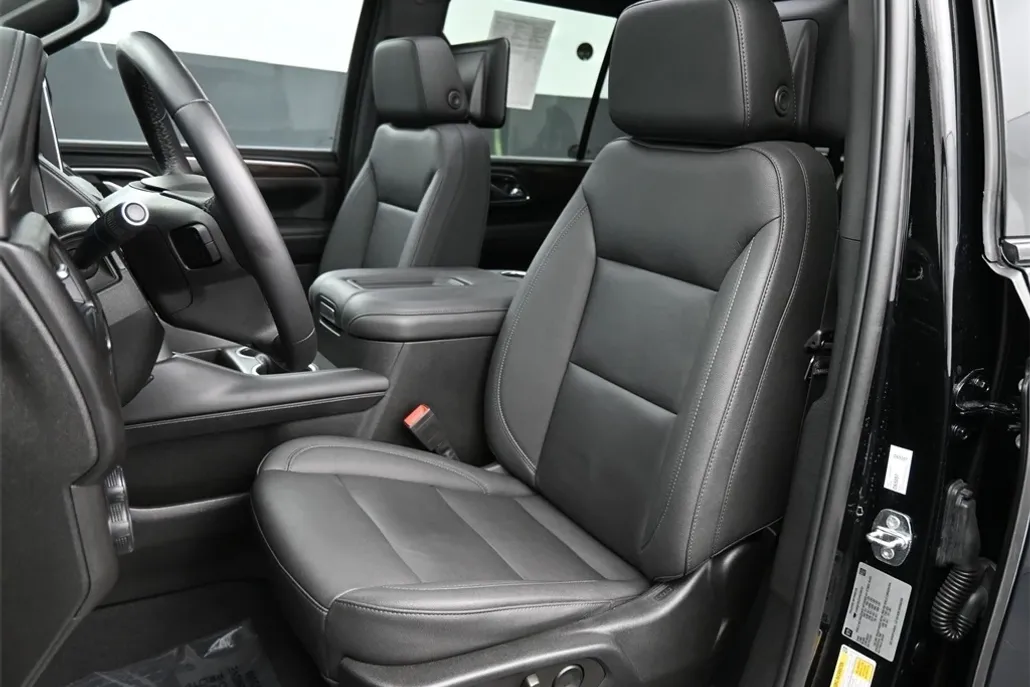 2023 Chevrolet Tahoe Z71 photo 1