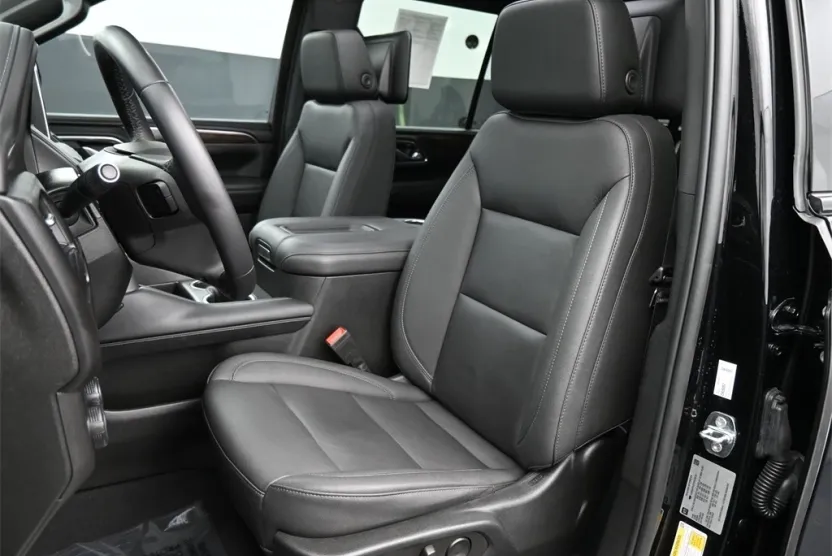 2023 Chevrolet Tahoe Z71 photo 1