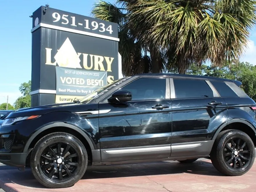 2019 Land Rover Range Rover Evoque SE photo 1