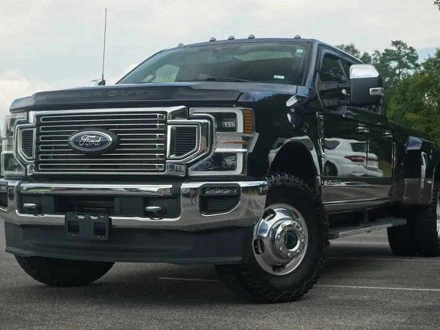 2022 Ford F-350 Lariat photo 1