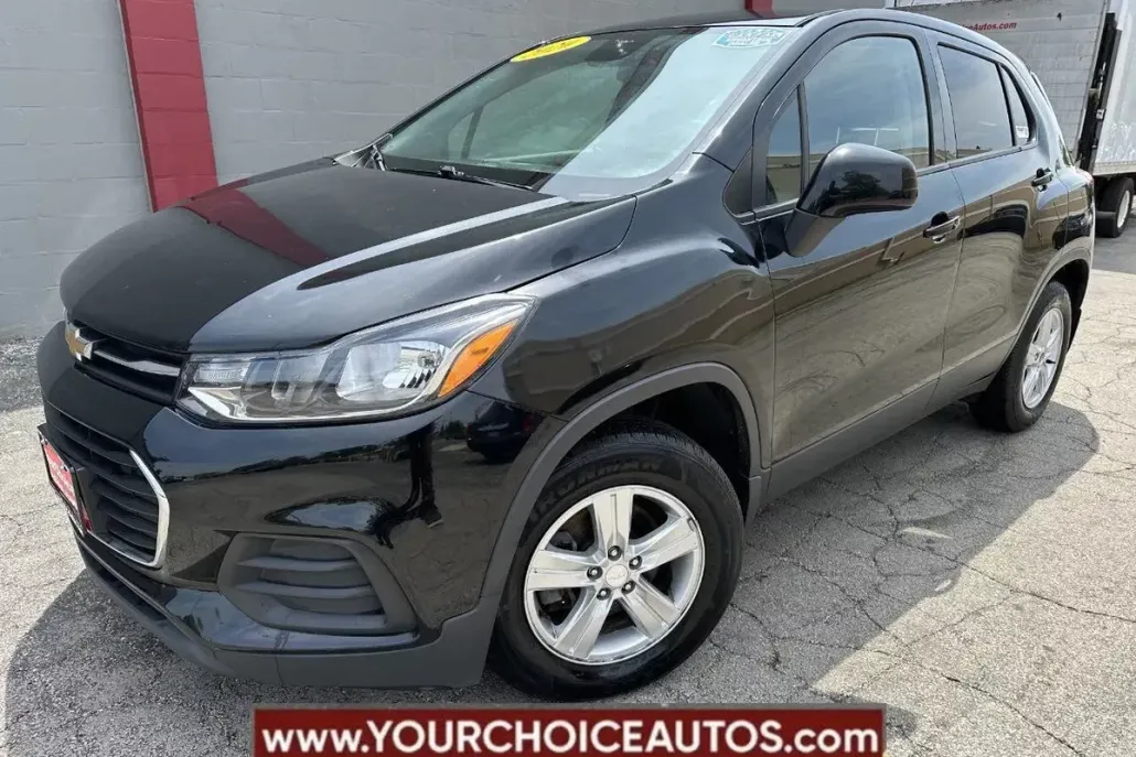 2020 Chevrolet Trax LS photo 1