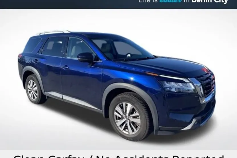 2022 Nissan Pathfinder SL photo 1