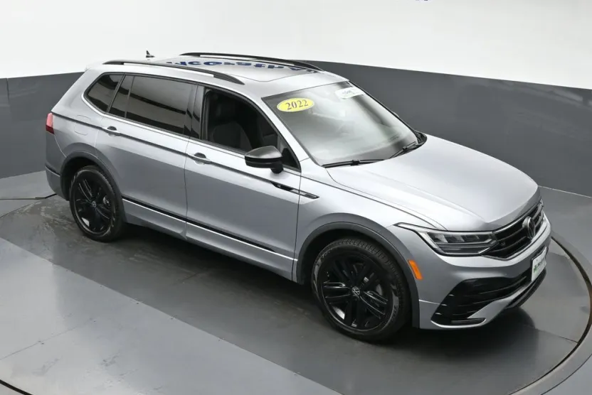 2022 Volkswagen Tiguan SE R-Line Black photo 1