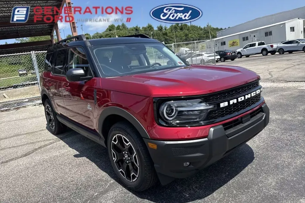 2025 Ford Bronco Sport Outer Banks photo 1