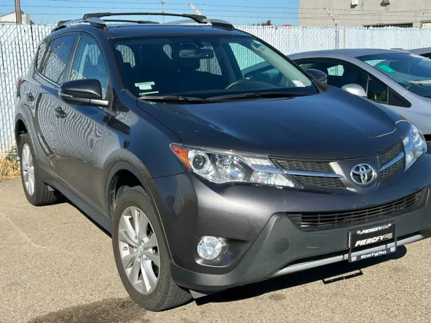 2015 Toyota RAV4 Limited photo 1