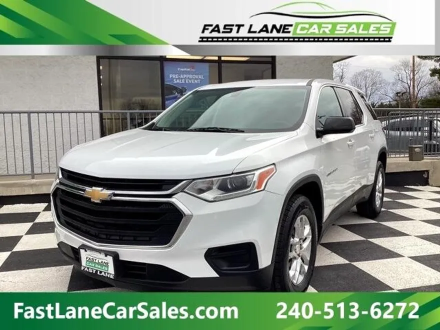 2021 Chevrolet Traverse LS photo 1