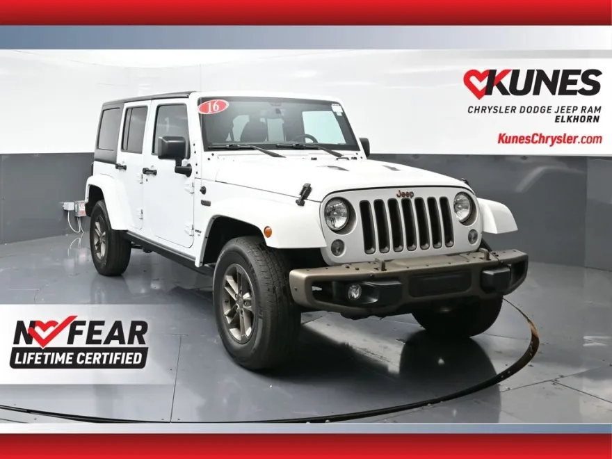 2016 Jeep Wrangler Unlimited Sahara photo 1
