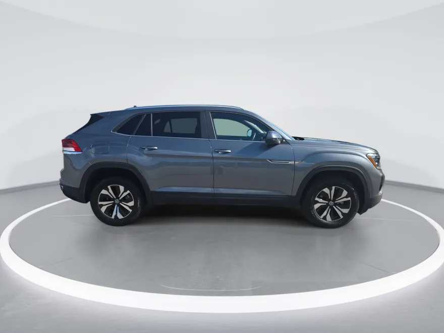 2024 Volkswagen Atlas Cross Sport SE photo 1