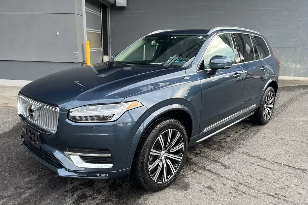 2024 Volvo XC90 Core photo 1