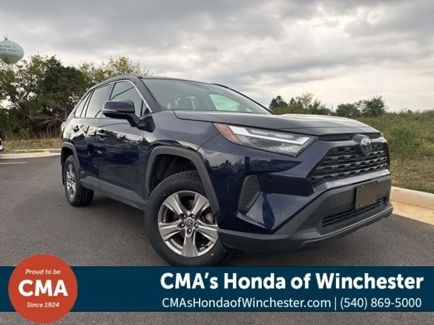 2024 Toyota RAV4 Hybrid XLE photo 1
