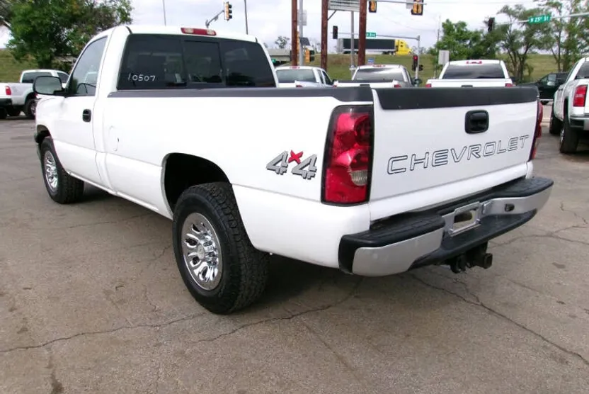 2006 Chevrolet Silverado 1500 Work Truck photo 1
