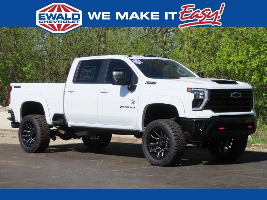 2025 Chevrolet Silverado 2500HD LT photo 1