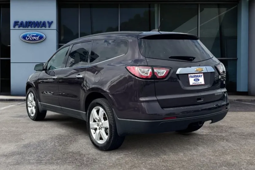 2016 Chevrolet Traverse 1LT photo 1