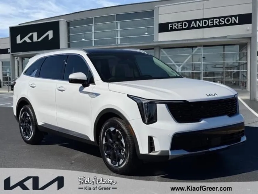 2025 Kia Sorento S photo 1