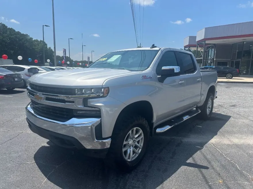 2019 Chevrolet Silverado 1500 LT photo 1