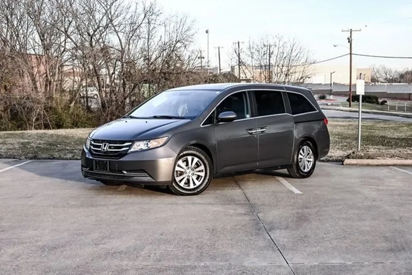 2017 Honda Odyssey EX-L photo 1