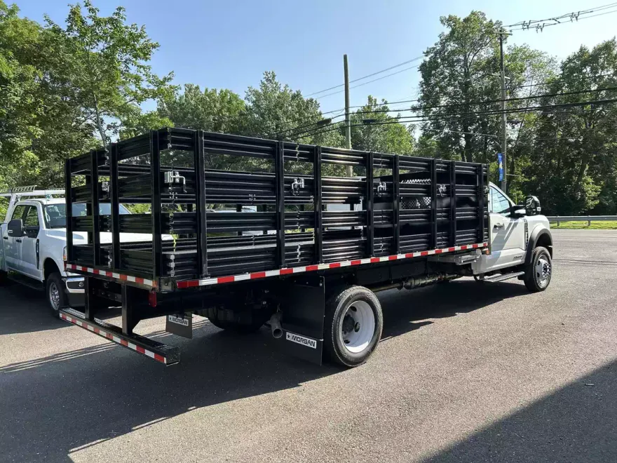 2025 Ford F-550 photo 1