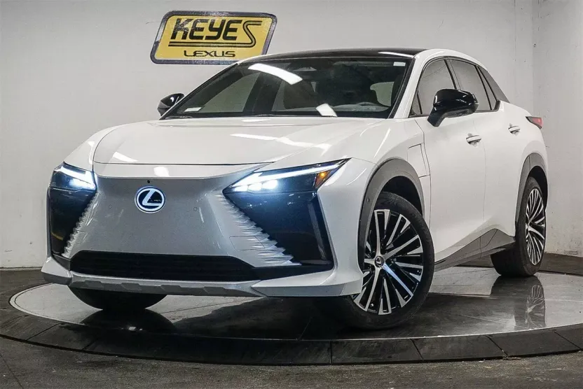 2023 Lexus RZ 450e Premium photo 1