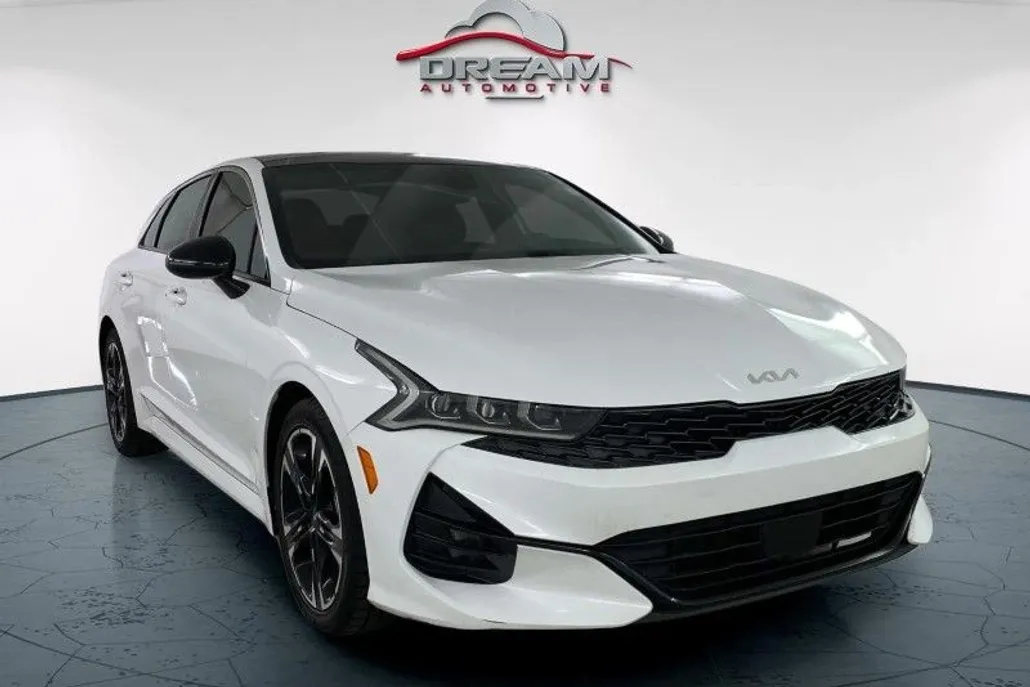 2022 Kia K5 GT-Line photo 1