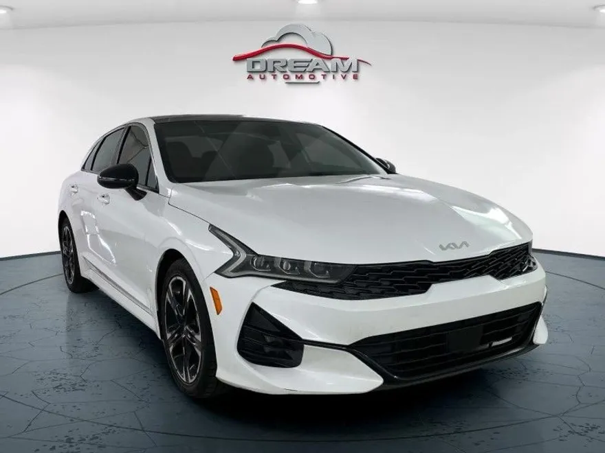 2022 Kia K5 GT-Line photo 1