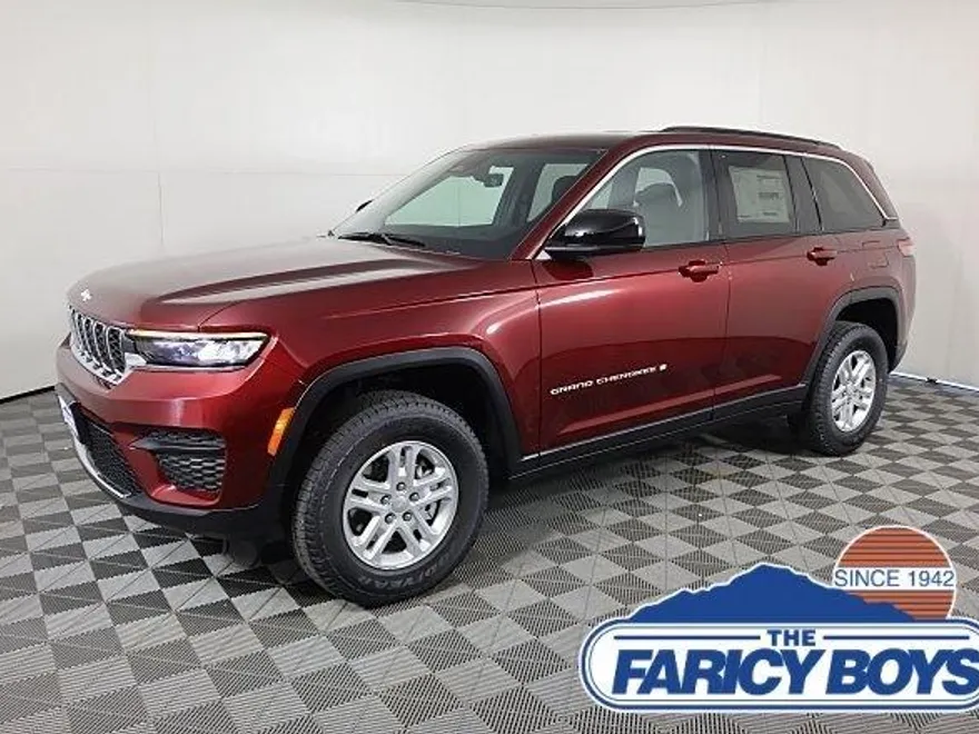 2025 Jeep Grand Cherokee Laredo photo 1