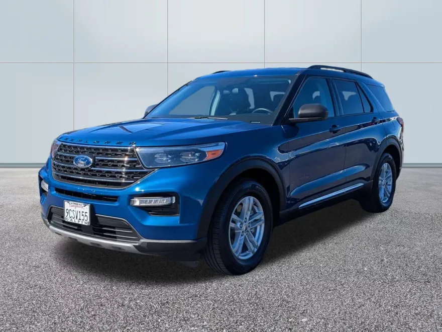 2022 Ford Explorer XLT photo 1