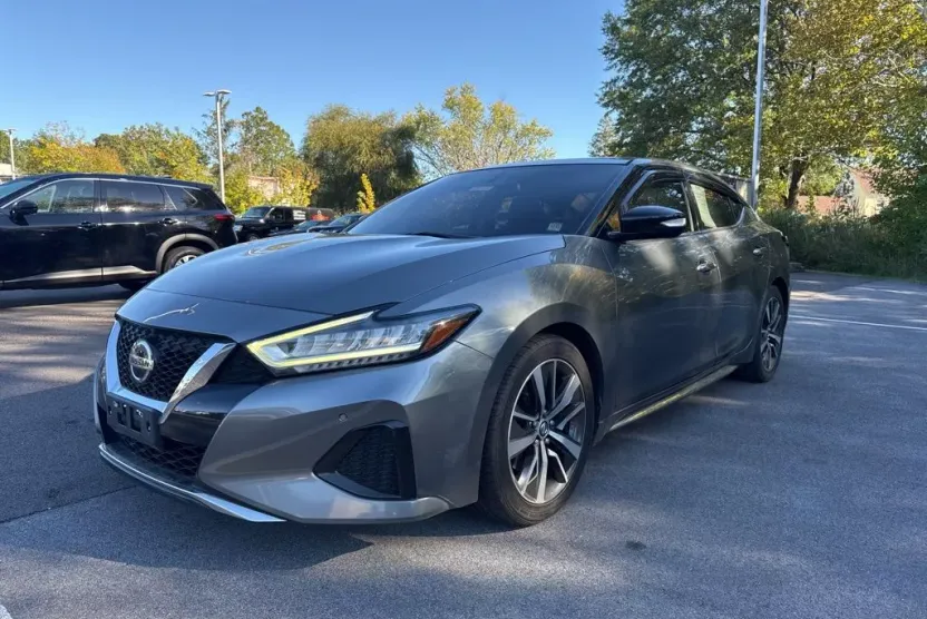 2019 Nissan Maxima SL photo 1