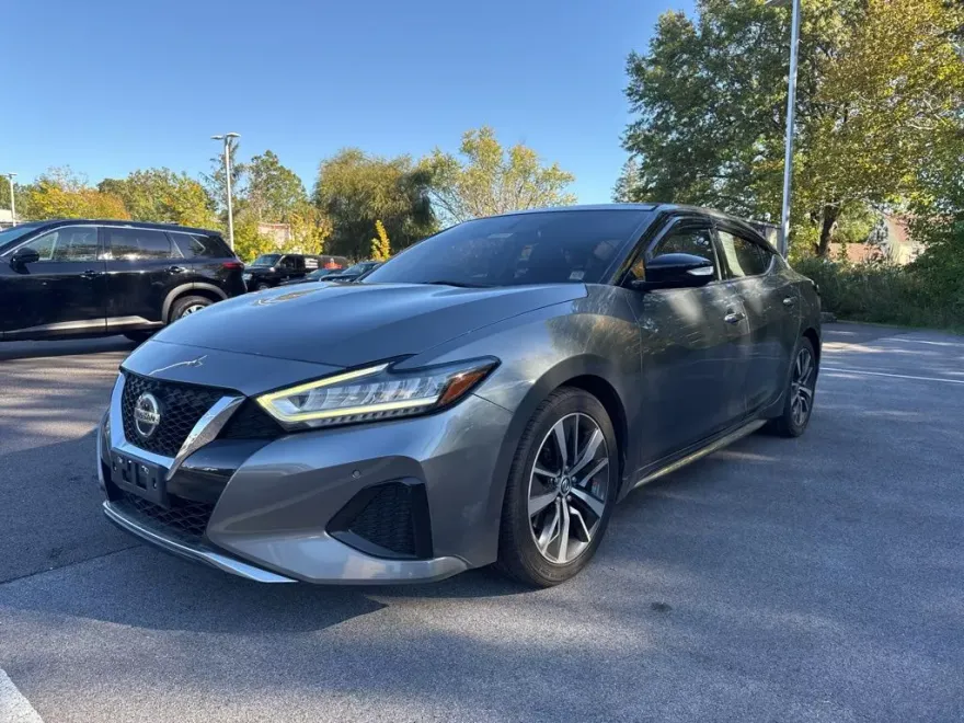 2019 Nissan Maxima SL photo 1