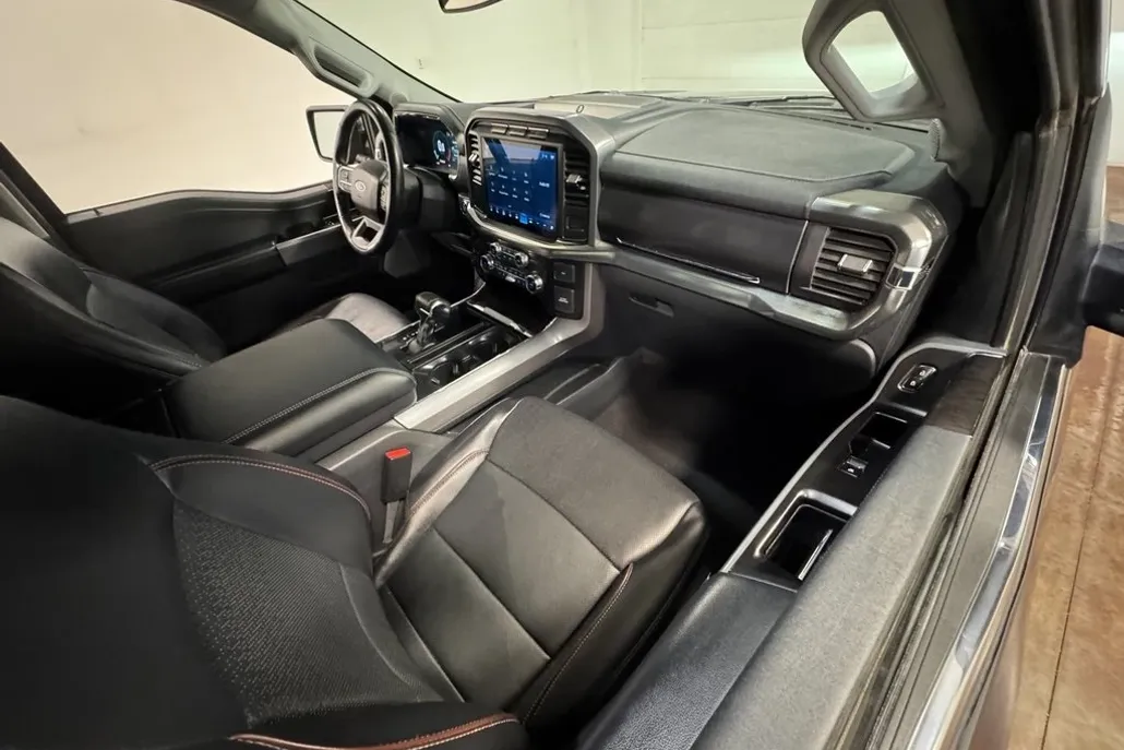 2023 Ford F-150 Lariat photo 1
