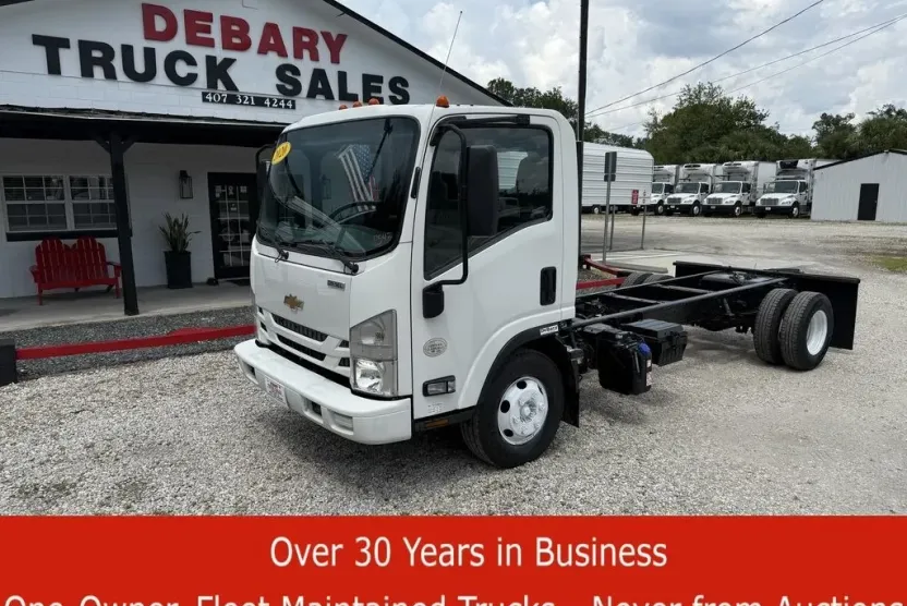 2020 Isuzu NPR 4500HD photo 1