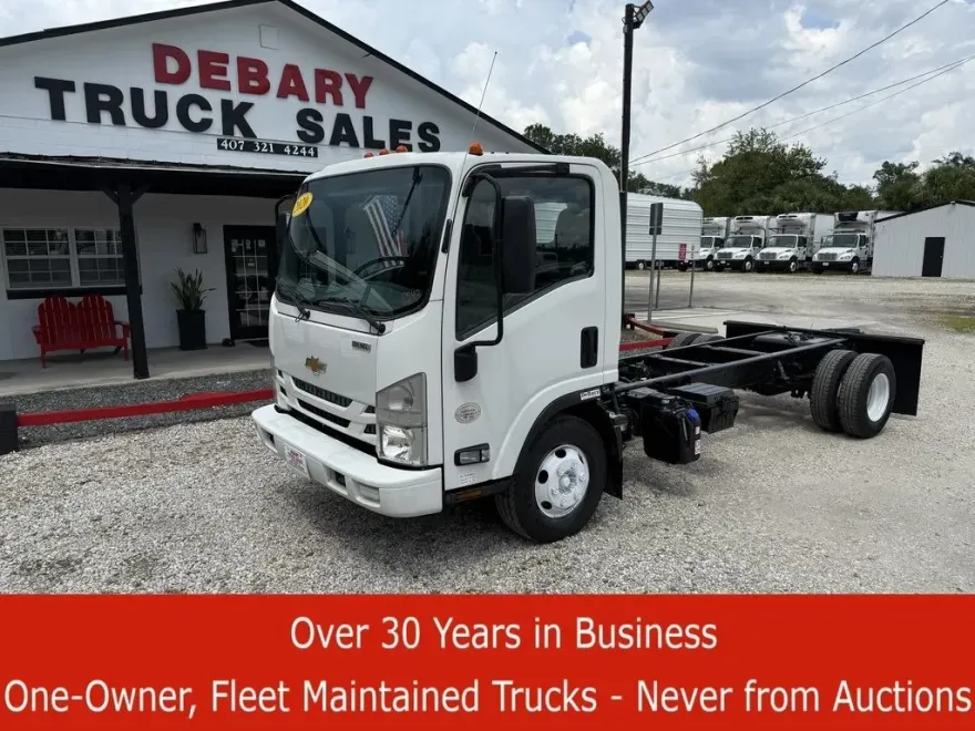 2020 Isuzu NPR 4500HD photo 1