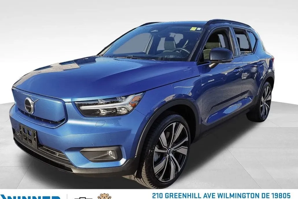 2021 Volvo XC40 Recharge P8 photo 1