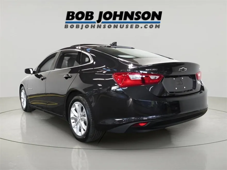2023 Chevrolet Malibu 1LT photo 1