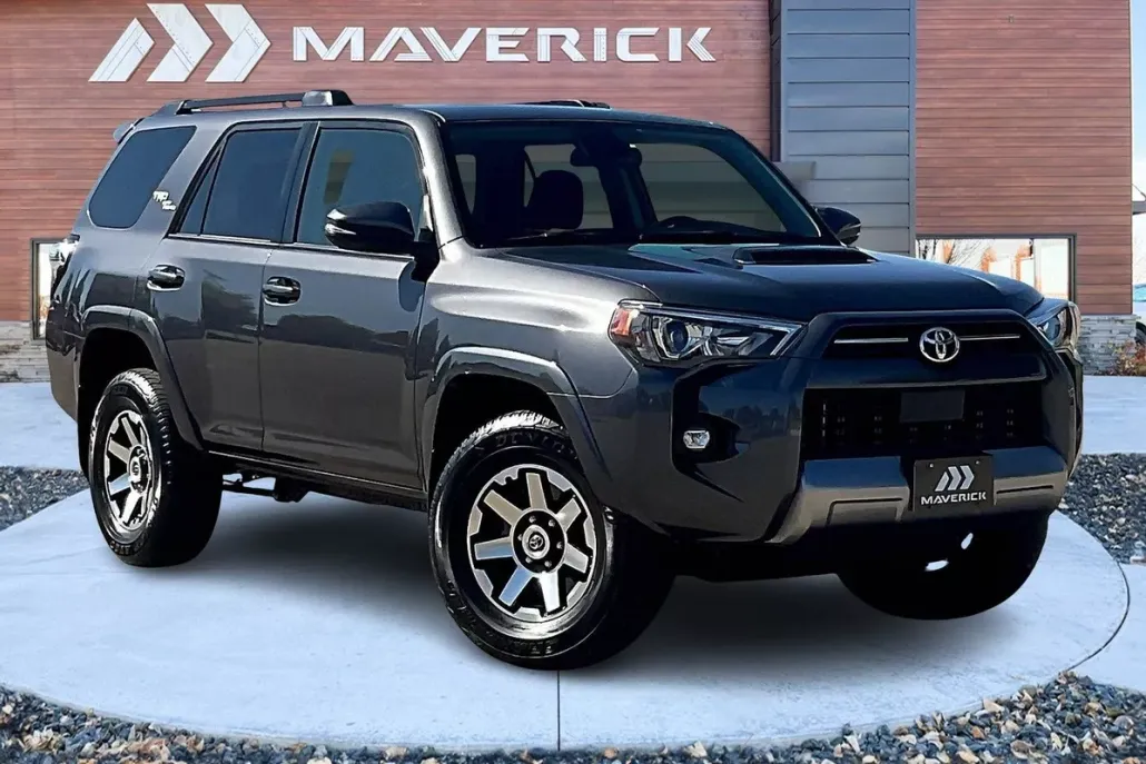 2022 Toyota 4Runner TRD Off-Road Premium photo 1