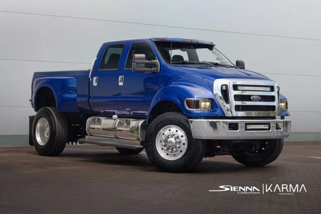 2004 Ford F-650 XL photo 1