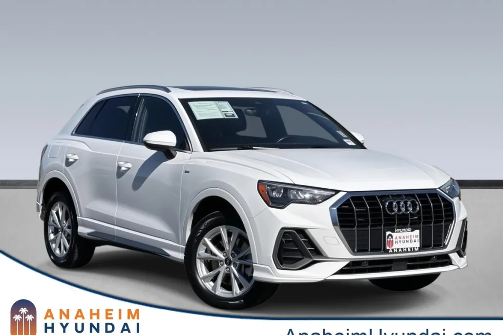 2022 Audi Q3 S line Premium photo 1