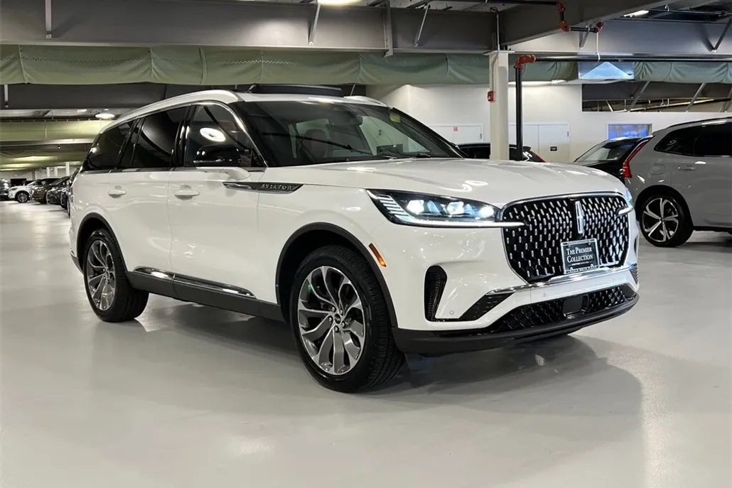 2025 Lincoln Aviator Reserve photo 1