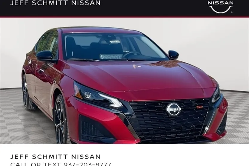 2025 Nissan Altima SR photo 1