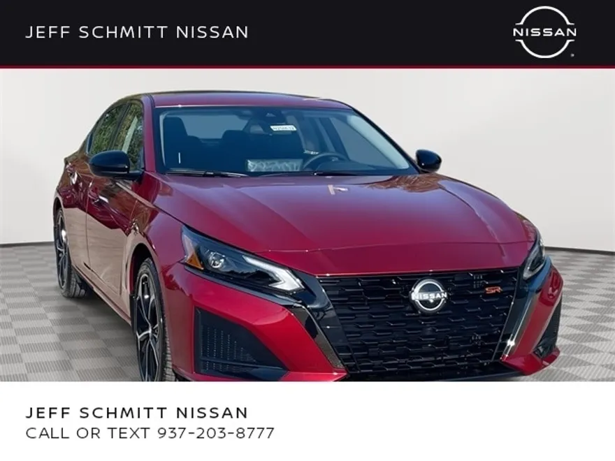 2025 Nissan Altima SR photo 1