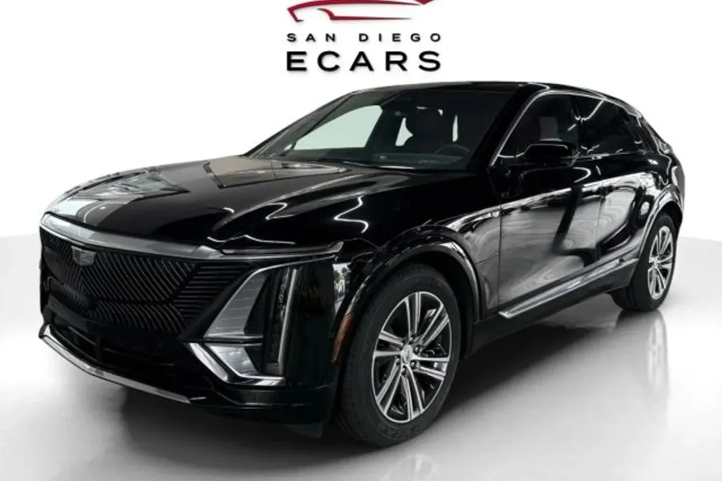 2024 Cadillac Lyriq Luxury Sport photo 1