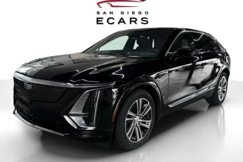 2024 Cadillac Lyriq Luxury Sport photo 1
