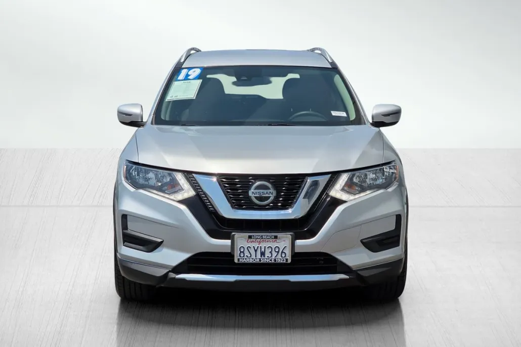 2019 Nissan Rogue SV photo 1