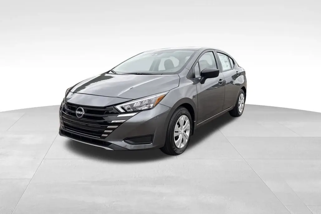 2025 Nissan Versa S photo 1
