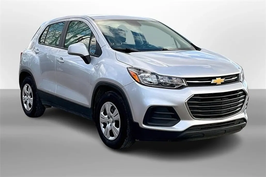 2018 Chevrolet Trax LS photo 1