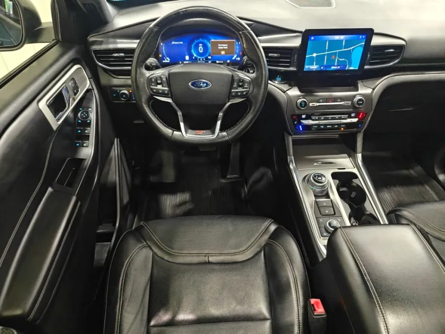 2020 Ford Explorer ST photo 3