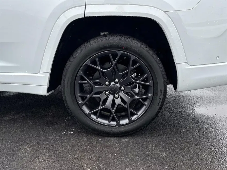 2025 Jeep Grand Cherokee L Summit photo 12