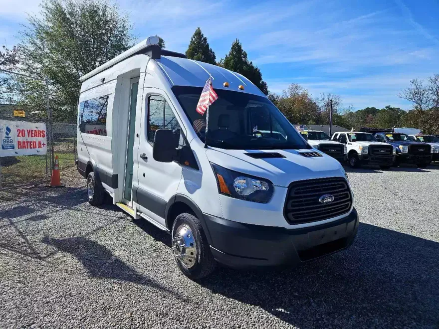 2019 Ford Transit photo 1