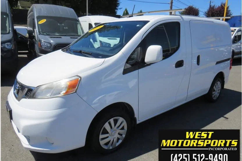 2017 Nissan NV200 SV photo 1